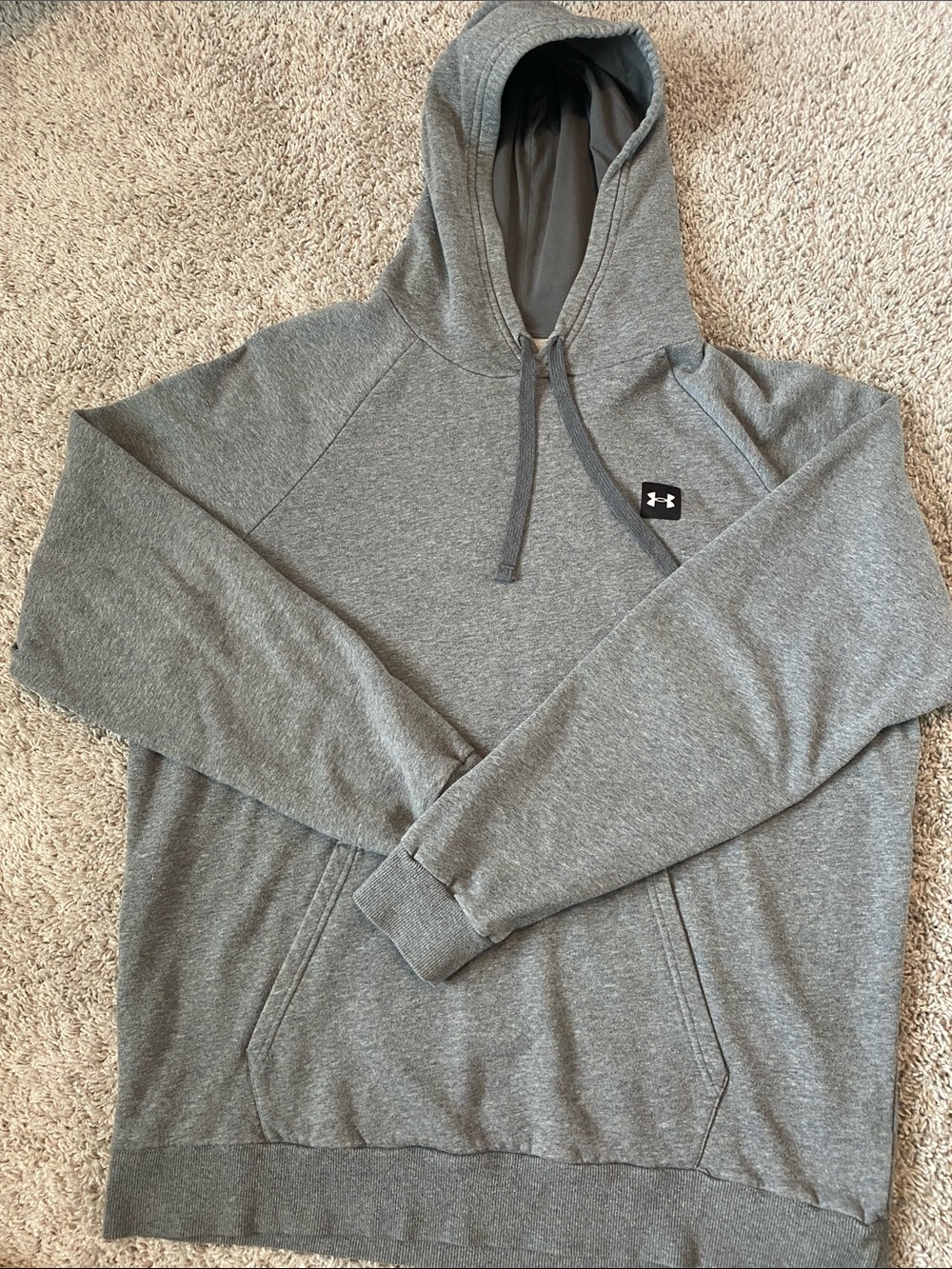 Under Armour Men’s XL Gray Hooded Pullover Sweatshirt (Item 0003)